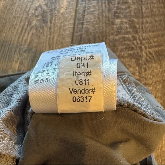 Eddie Bauer Travex Capri Pants Womens 2 Gray Lightweight Nylon Stretch Hiking 10 - Picture 9 of 10